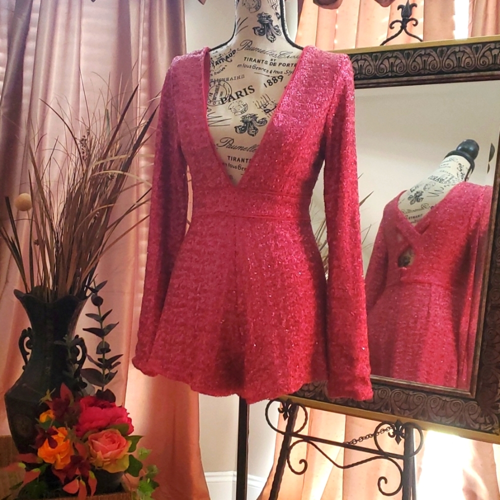 Long sleeve short romper